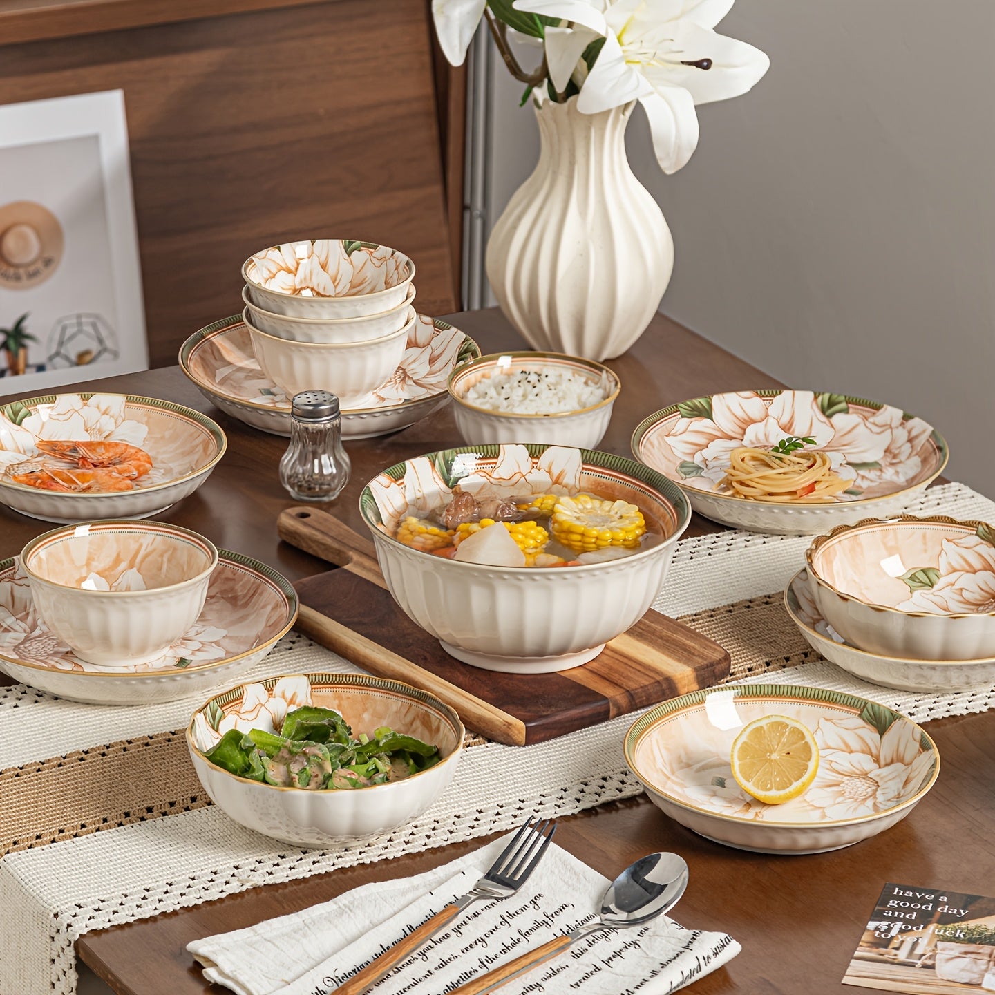 Light Luxury 33\u002F43pcs Ceramic Tableware Set, Featuring High-End Camellia Patterns, Suitable for Serving Salads, Steaks, Pasta, Cake, Etc. Suitable for Restaurants, Hotels, Home Kitchens, Holiday Gatherings, Suitable for 4-8 People to Use