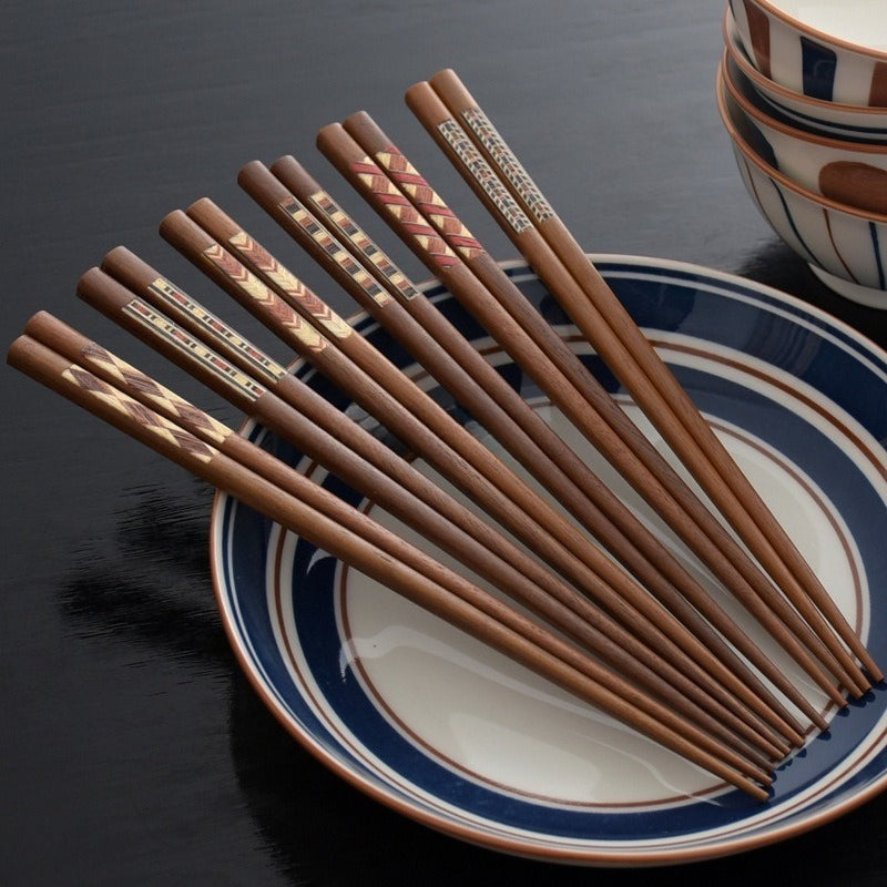 Japanese-style Solid Wood Chopsticks, a Pair of Color Bars, Household Pointed Chopsticks, Non-slip and Moisture-Resistant, Solid Wood Chopsticks Creativity