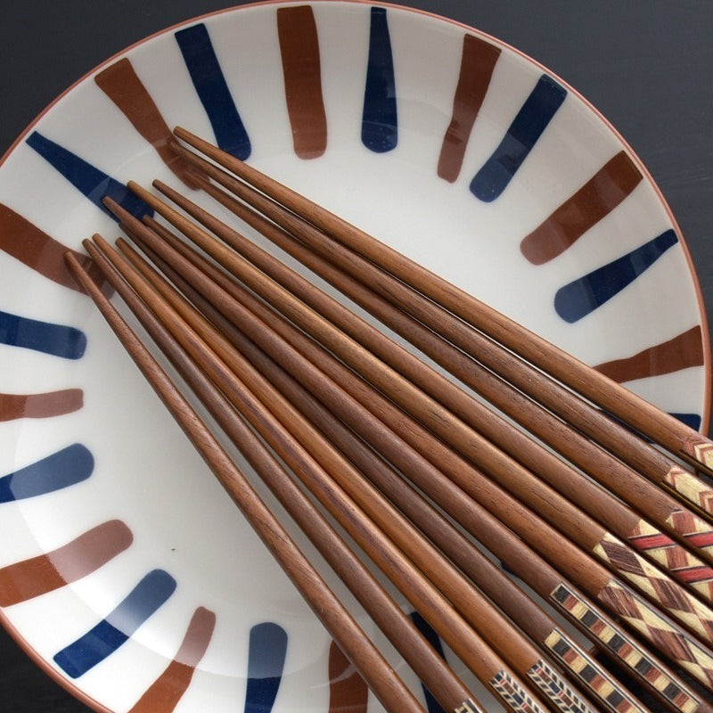 Japanese-style Solid Wood Chopsticks, a Pair of Color Bars, Household Pointed Chopsticks, Non-slip and Moisture-Resistant, Solid Wood Chopsticks Creativity
